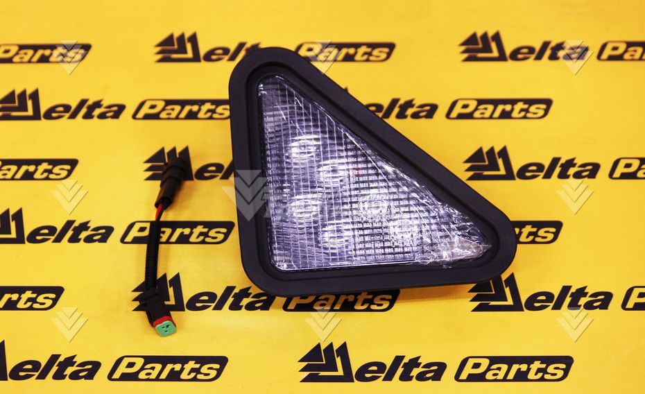 Фара треугольная правая BOBCAT 6718043 (LED) картинка