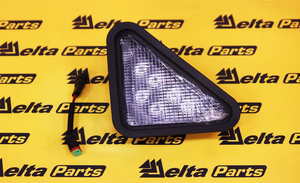 Фара треугольная правая BOBCAT 6718043 (LED)