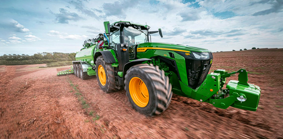 Трактор John Deere 8R