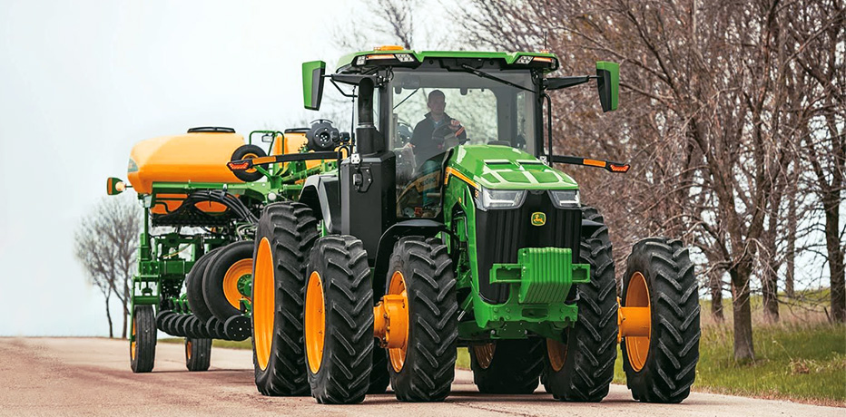 Трактор John Deere 8R