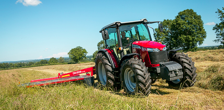 Трактор Massey Ferguson 6713